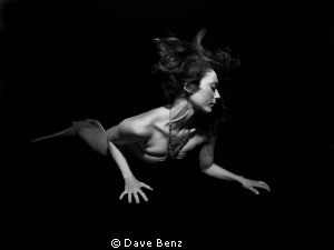 Shooting with mermaid and actress Anna. by Dave Benz 
